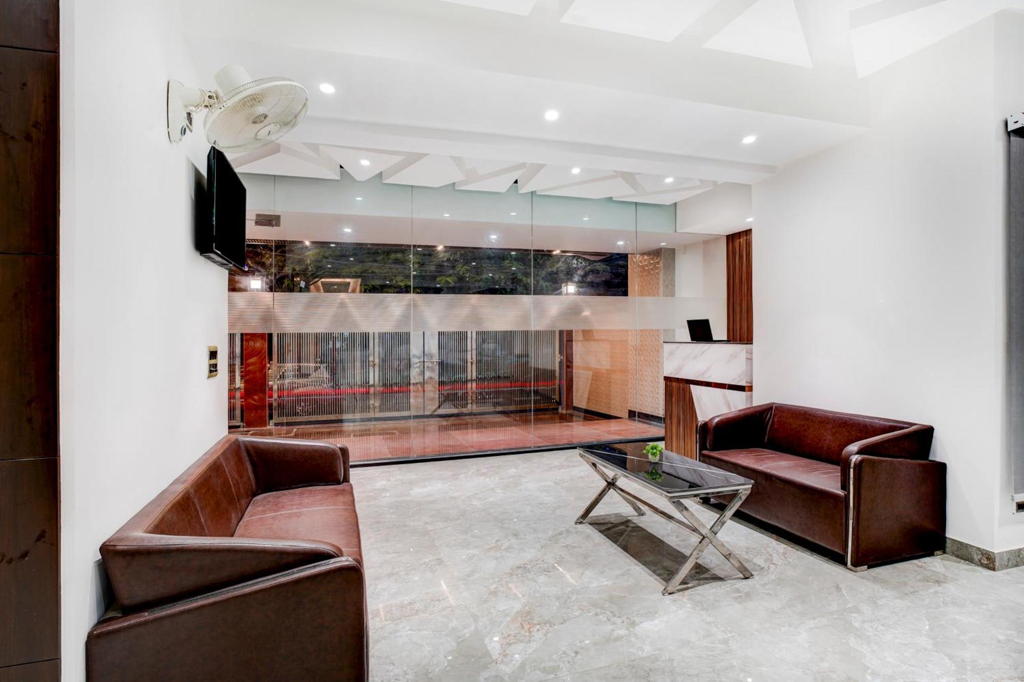 Treebo Corporate Inn Noida Exterior foto